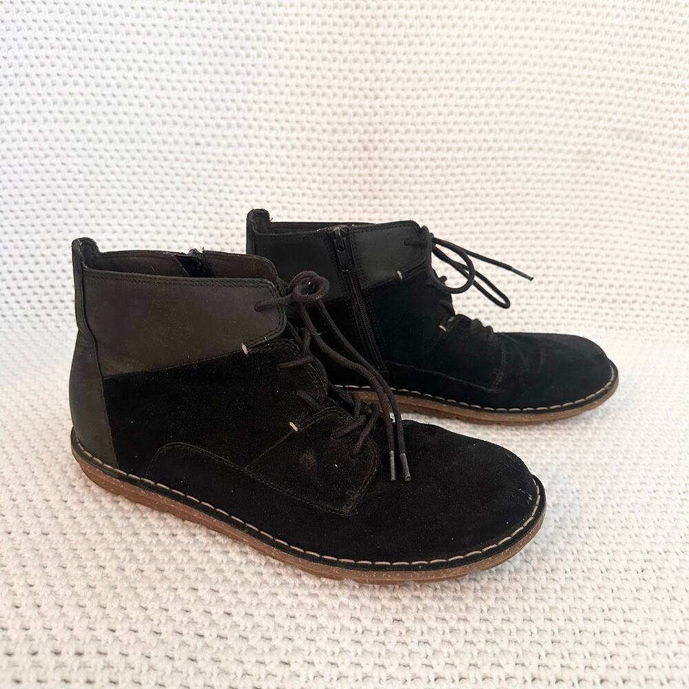 Clarks Collection Tamitha Black Suede Side Zip Lace Up Chukka Desert Boots 8.5